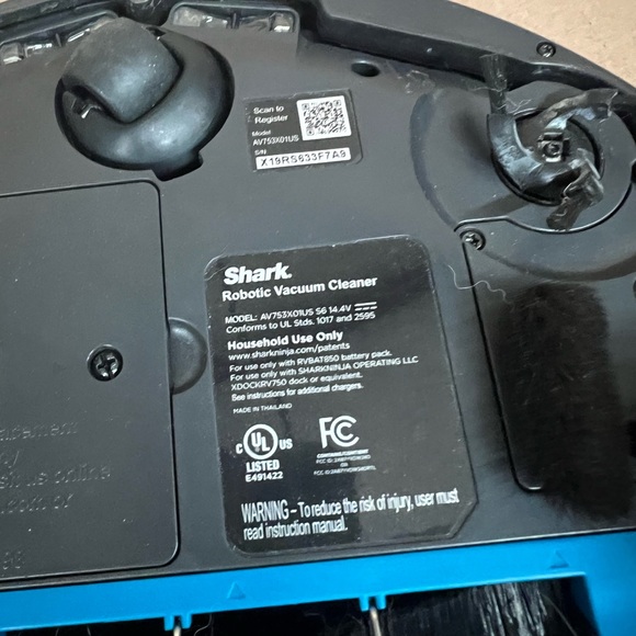 Shark AV753 ION Robot Vacuum, Tri-Brush System, Wifi Connected Grey - Picture 6 of 7